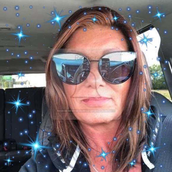 Meet your Posher, Lori - Picture 2 of 2